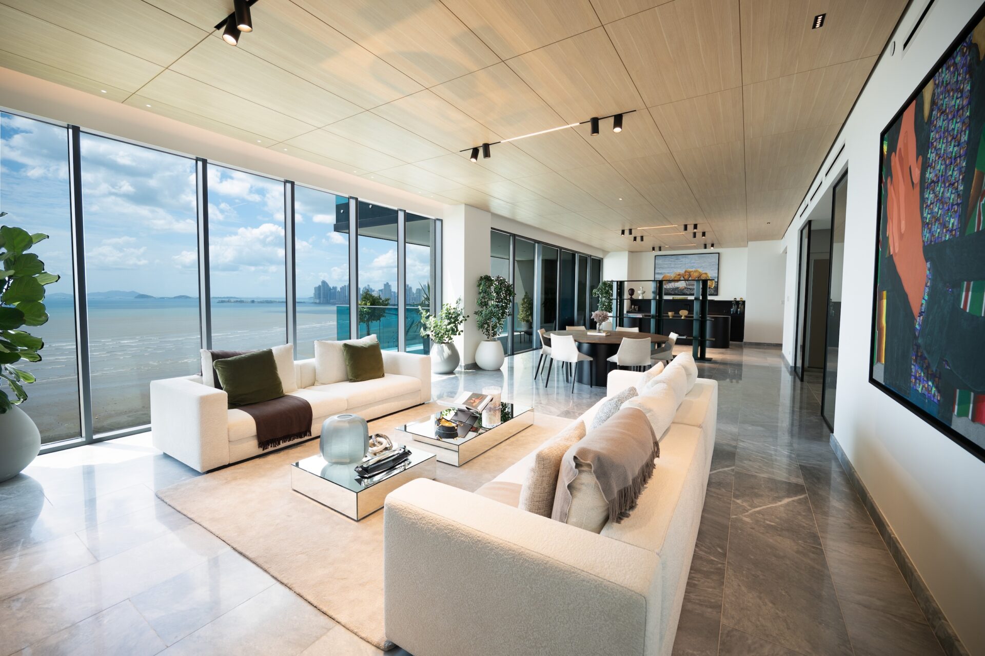Realty Z Group | Líderes en el mercado inmobiliario de Panamá | UPPER EAST